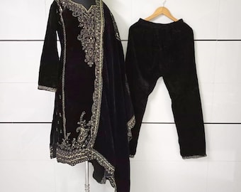 Traje salwar de terciopelo negro bordado: conjunto de tres piezas de diseñador pakistaní