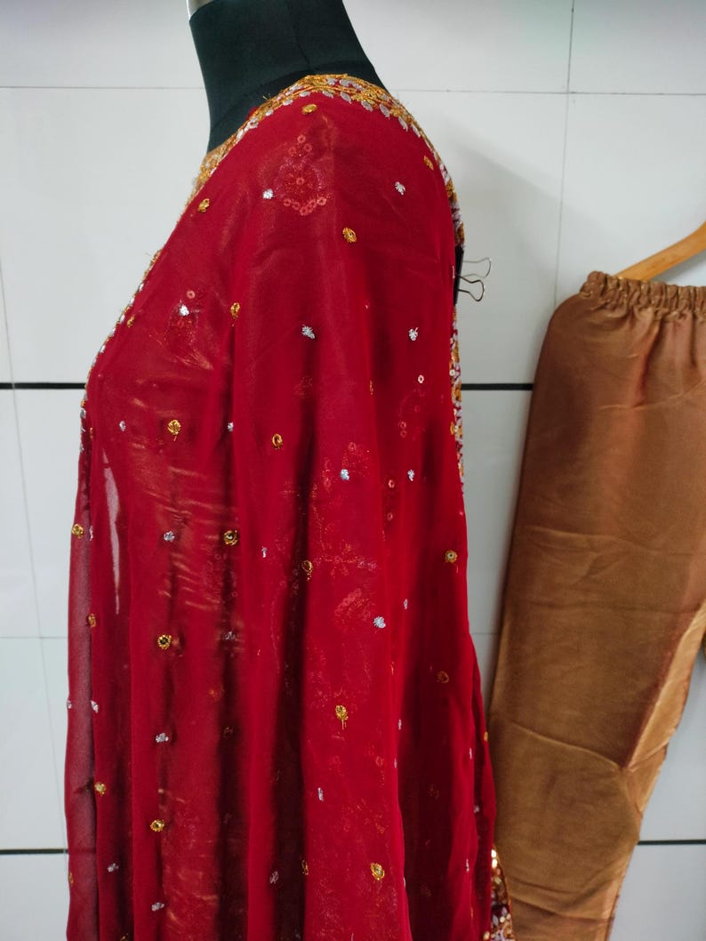 Embroidered Crepe Silk Salwar Kameez: 3-Piece Indian Suit image 5
