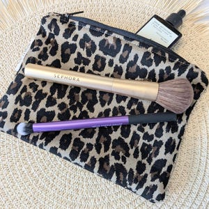 Pochette tissus léopard et fermeture avec zip