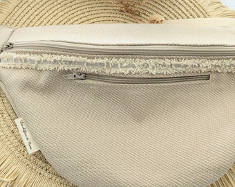 Sac banane beige en tissu upcyclé, poche avec zip