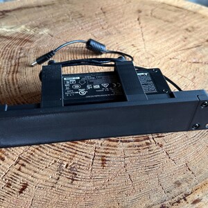 Pannello per montaggio su rack da 10 e 19 pollici, alloggiamento per alimentatore 1U, dimensioni 47,5 x 30 x 123 mm.