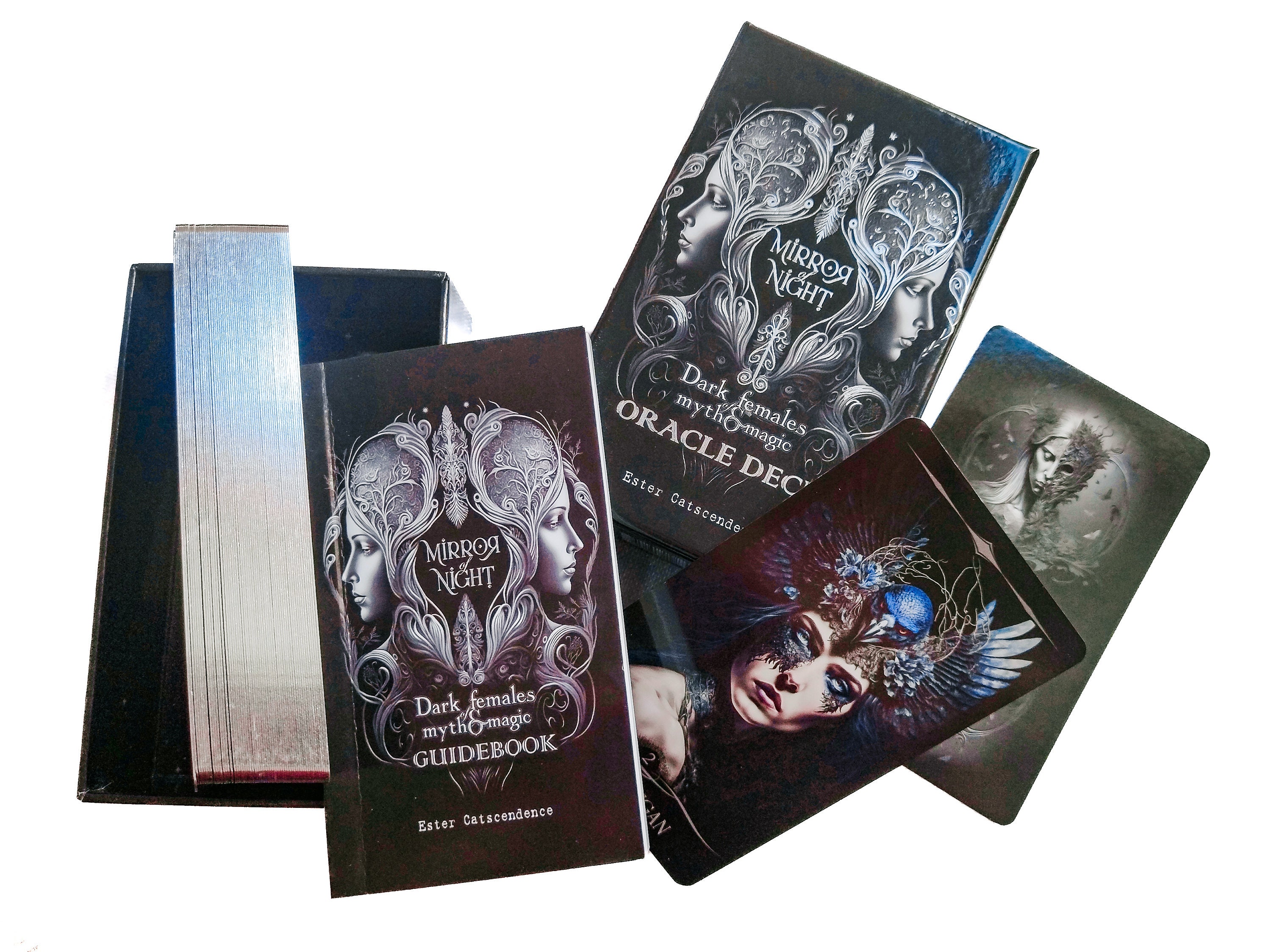 夜の鏡のオラクル デッキ: 神話と魔法のダークな女性; シャドウワーク