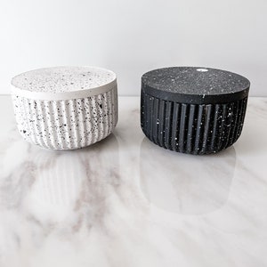 Schmuckdose mit Deckel |  Riffeloptik | Große Schmuckschale für Schmuck | handgemacht | Geschenkidee
