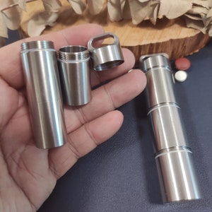 Driedubbele waterdichte pillendoos, roestvrijstalen metalen pillendoos, ochtend-, middag- en avondpillendoos, sleutelhangerhanger, medicijnpotje, pillendoosje