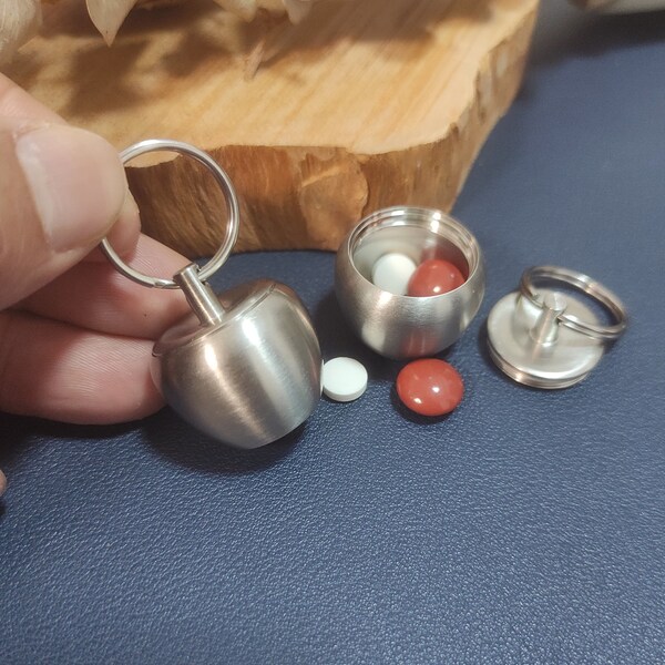 Creative keychain, Necklace pendant,Stainless steel cans, Multifunctional waterproof Pocket pill case, Mini apple stainless pendant keychain