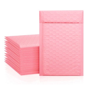 Pink Padded Bubble Self adhesive Mailing Envelopes Postal Envelopes Mailing Bags. Two sizes available 18x13 cm and 20x15cm approx.