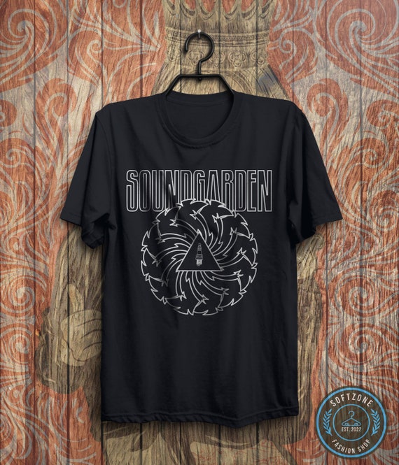 Vintage Soundgarden Einfaches Logo T-Shirt Soundgarden Shirt, Musik Grafikdesign, Tour Shirt, Rock Band Musik Shirt - Etsy.de Vintage Soundgarden Einfaches Logo T-Shirt Soundgarden Shirt, Musik Grafikdesign, Tour Shirt, Rock Band Musik Shirt - Etsy.de
