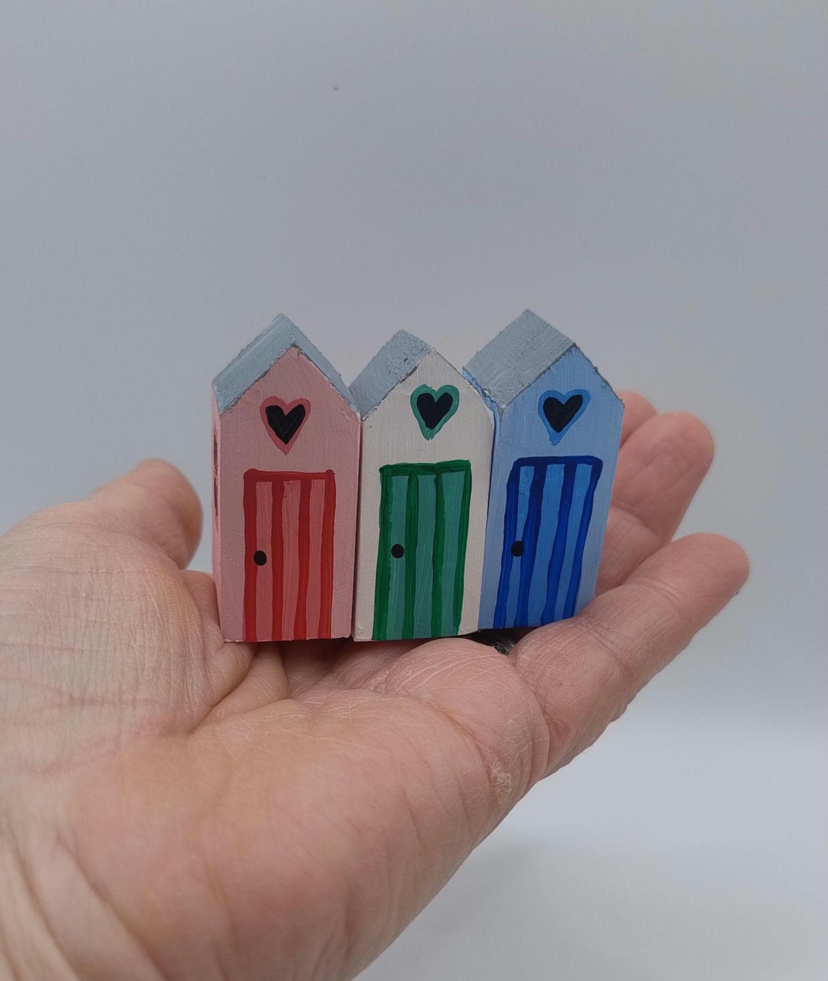 Miniature Fatte A Mano Per Casa Delle Bambole - Quadro Stile Tela Con Immagine Di Capanne Sulla Spiaggia