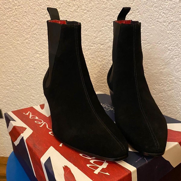 deadstock vintage 60s style Beatles Chelsea boots in black suede