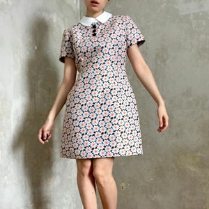 deadstock 60s style mod floral daisy collared mini dress