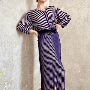 vintage 70s boho elegant purple knitted pleated midi dress
