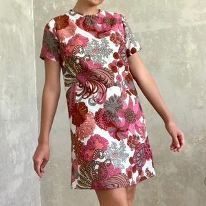 vintage 60s mod boho chic handmade pink floral short sleeve mini dress