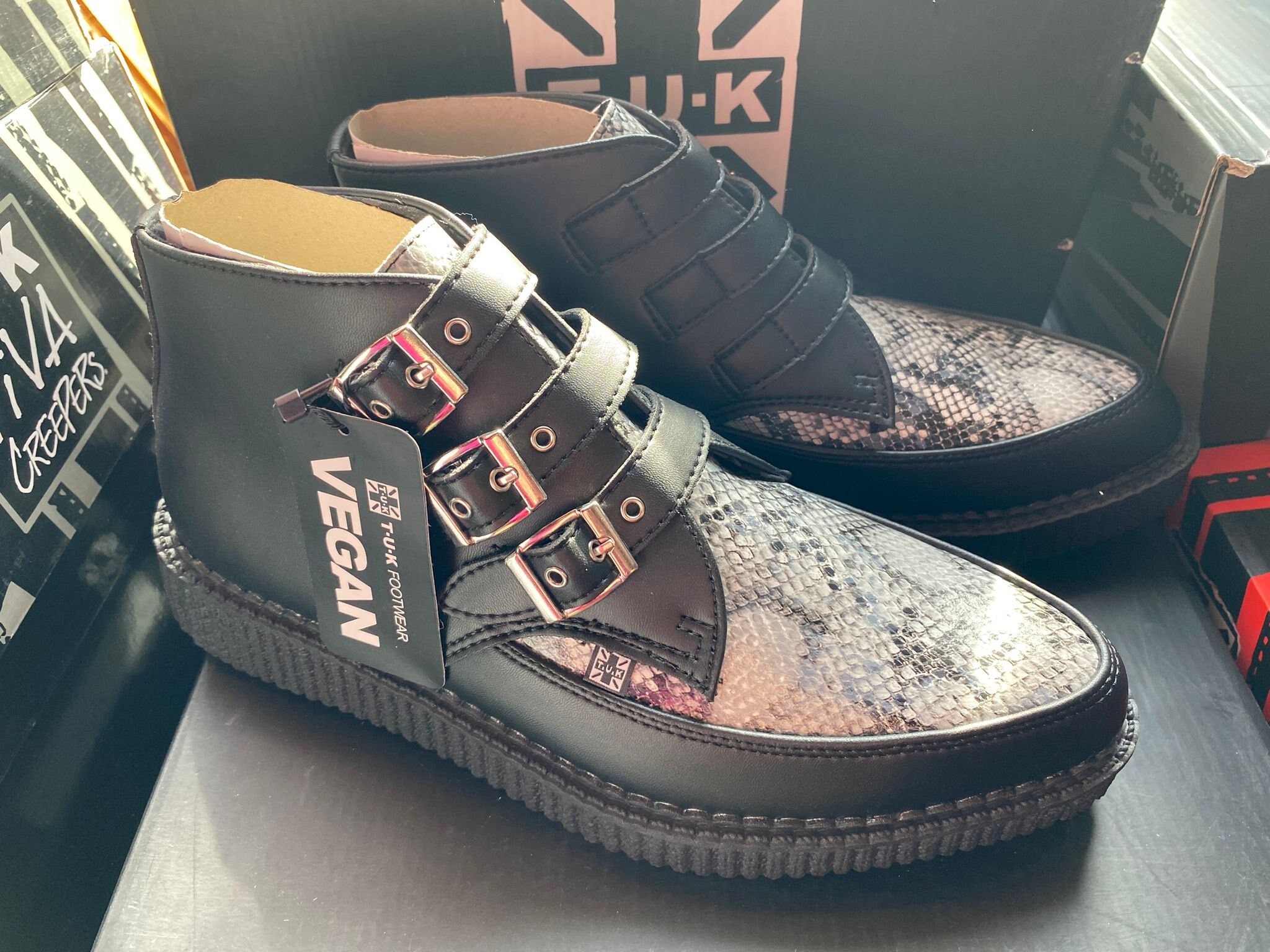 Buckle creepers best sale