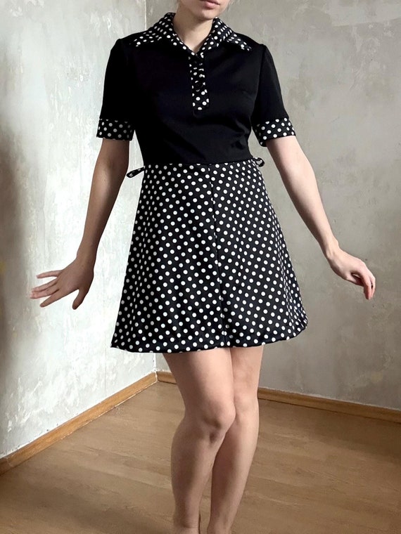 Mini-robe vintage des années 60, 70, style Twiggy, hippie, noir et