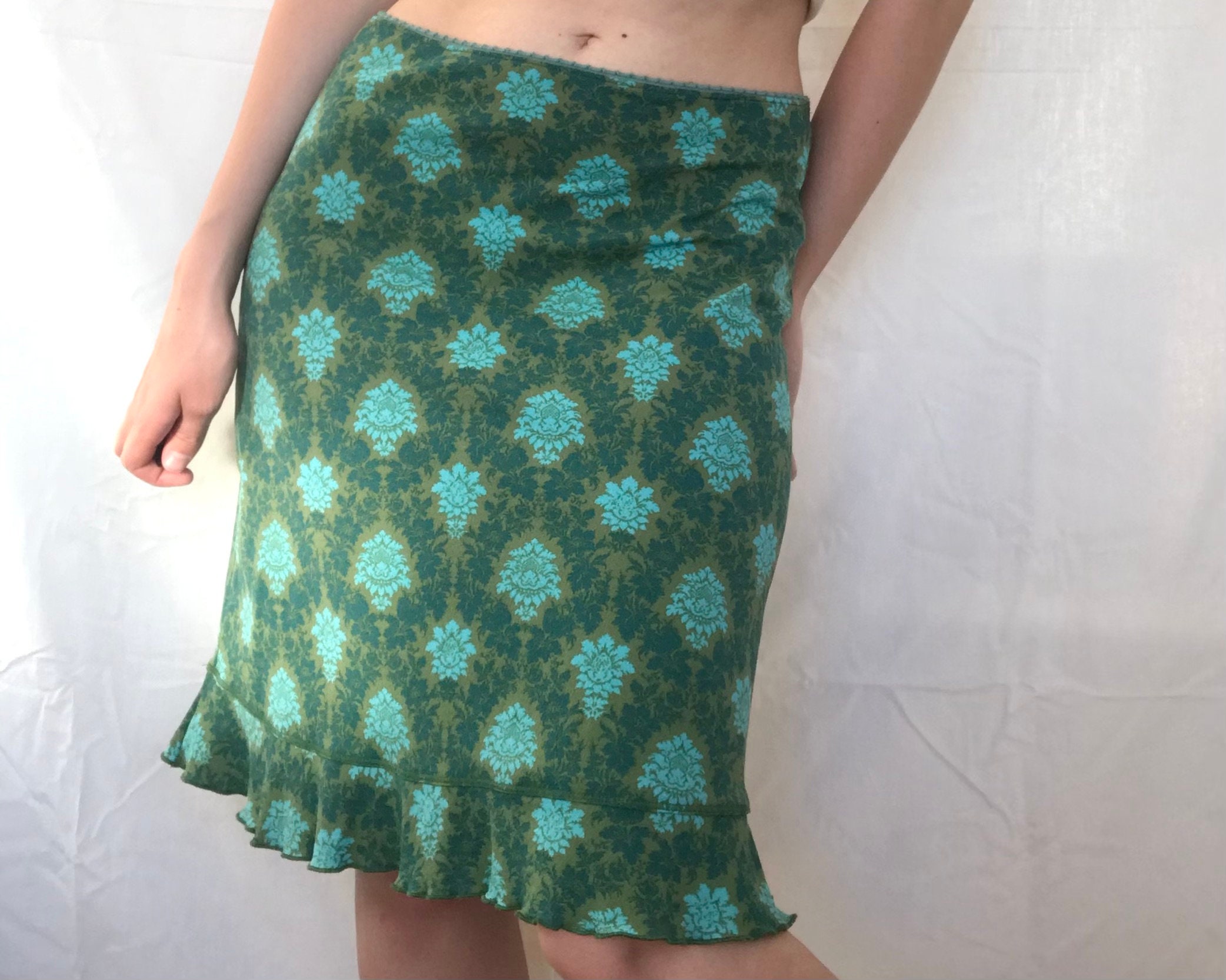 GREEN SAREE SHAPEWEAR Women's Stretchable Skirt Petticoat Lehanga Fabric  Craft Mermaid Skirt Sari Skirt Elasticated Petticoat Party Wear 