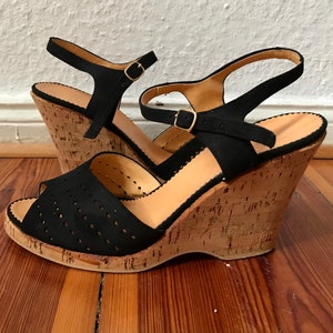 Bill blass perdi cork hotsell wedge heels