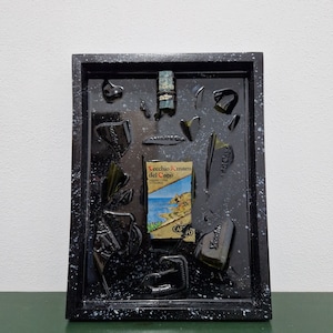 broken bottle art picture epoxy resin bottle bitterness of the boss