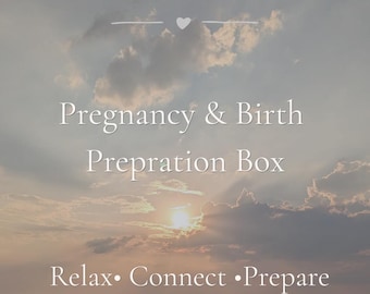 Może przedstawiać: Cyfrowa grafika przedstawiająca zachód słońca nad plażą z białym tekstem: Breathe & Bloom, Pregnancy & Birth Prepration Box oraz Relax • Connect • Prepare. Obraz zawiera małą ikonę serca umieszczoną pomiędzy pierwszymi dwoma wierszami tekstu.
