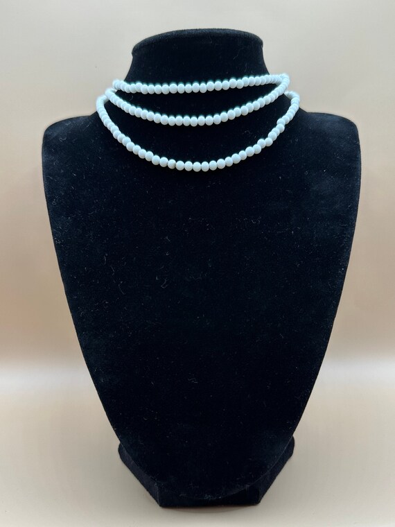 Vintage White/Milk Glass Beads Necklace Choker Br… - image 8