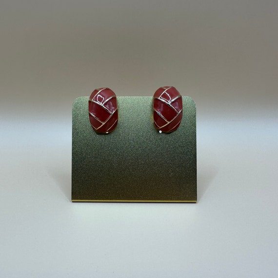 Vintage Coral Enamel Gold Tone Clip Earrings Mid-… - image 1