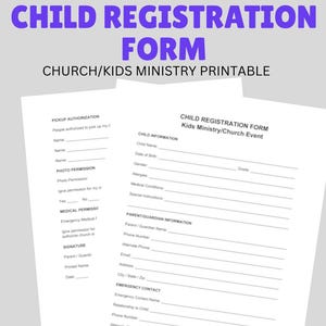 Könnte beinhalten: Rustikales Holzschild mit dem Text "Welcome to our home" in weißer Schrift. Das Schild hat eine Used-Optik und ein schlichtes, einladendes Design, ideal für die Dekoration der Haustür.