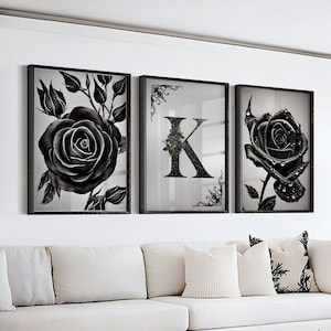 Conjunto de impresión de rosa negra gótica inicial personalizada de 3, nombre personalizado monograma negro rosa pared arte conjunto de tres, pared de galería en blanco y negro
