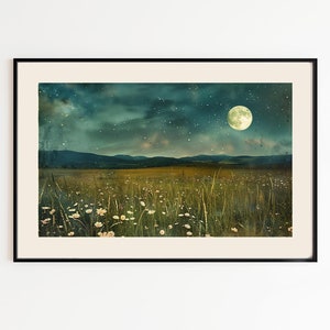 Pode incluir: Uma impressão emoldurada de um céu noturno com lua cheia e estrelas sobre um campo de flores silvestres. O céu é azul escuro com um toque de verde, e a lua é amarela brilhante.