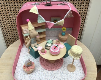 Birthday party set for maileg mouse and dollhouse in case