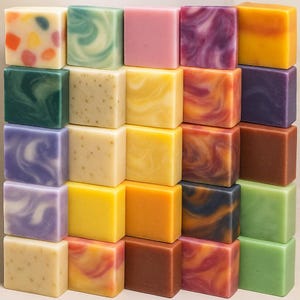 Jabón natural hecho a mano • Barra hidratante elaborada mediante proceso en frío • Múltiples aromas