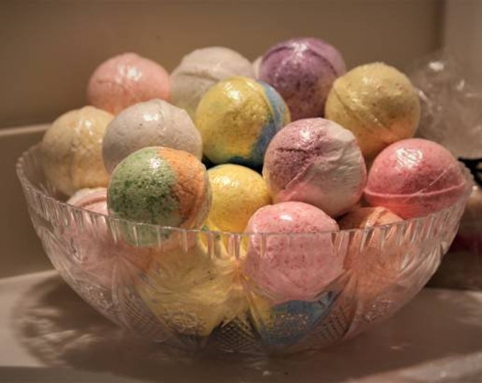 Luxurious 10-Pack Bath Bombs - Blueberry, Strawberry & Mixed Scents - Enriched with Shea Butter and Sea Salt