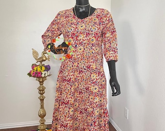 Rote Kalamkari bedruckte Baumwolle A-Linie Kurta in Größe L
