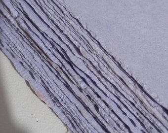 Carta A6 fatta a mano con bordo deckle in lavanda x 10, 20, 50 fogli