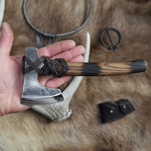Tête de hache en acier forgé à la main barbu vintage de 2,96 livres - vieux style de hache viking - France
