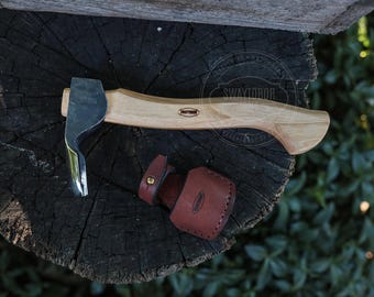 Hand-Forged Woodworking Adze – Traditional Carpentry Tool with Ash Wood Handle and Leather Sheath-  Professional Wood Carving Tool