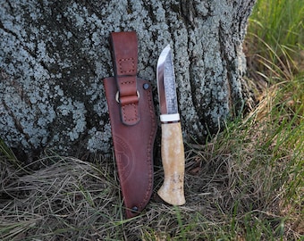 Cuchillo de madera de arce nudoso hecho a mano: hoja de acero D2, funda de cuero