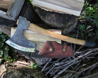Hache de menuisier forgée à la main, hache de travail du bois avec étui en cuir, hache de bushcraft en acier au carbone faite main, hache barbue