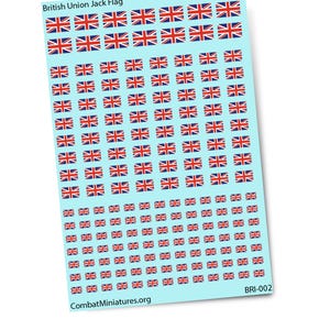 以下が含まれることがあります： 黒い持ち手と「But First, Coffee」の太字の黒い文字が入った白いセラミックマグカップ。マグカップはぼやけた背景に置かれており、居心地の良い環境を示唆しています。