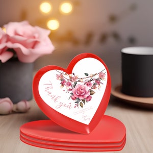 Modelo de cartão de prato de carregador floral em forma de coração editável - perfeito para notas de agradecimento de festa de aniversário feminina - cartões em formato de coração para impressão