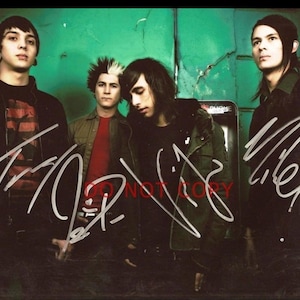 Pierce The Veil Band Reprint signiertes 11x14 Poster Foto Vic Fuentes RP