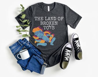 Land Of Broken Toys T-Shirt, Dark Quirky Weird T Shirt for Women Men, Odd Weirdcore Aesthetic Pastel Goth Gift, Strange Graphic Tee, Gothic