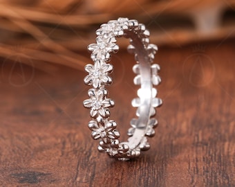 Art Deco Daisy Flower Moissanite Wedding Band, April Birth Flower Ring, Nature Inspired Floral Stacking Ring