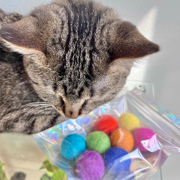 Sustainable Cat Toys - POOF BALLS -Catnip Wool Ball