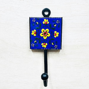 6er Set handgefertigte blaue florale Keramik Wandhaken | Rajasthani Wohnkultur