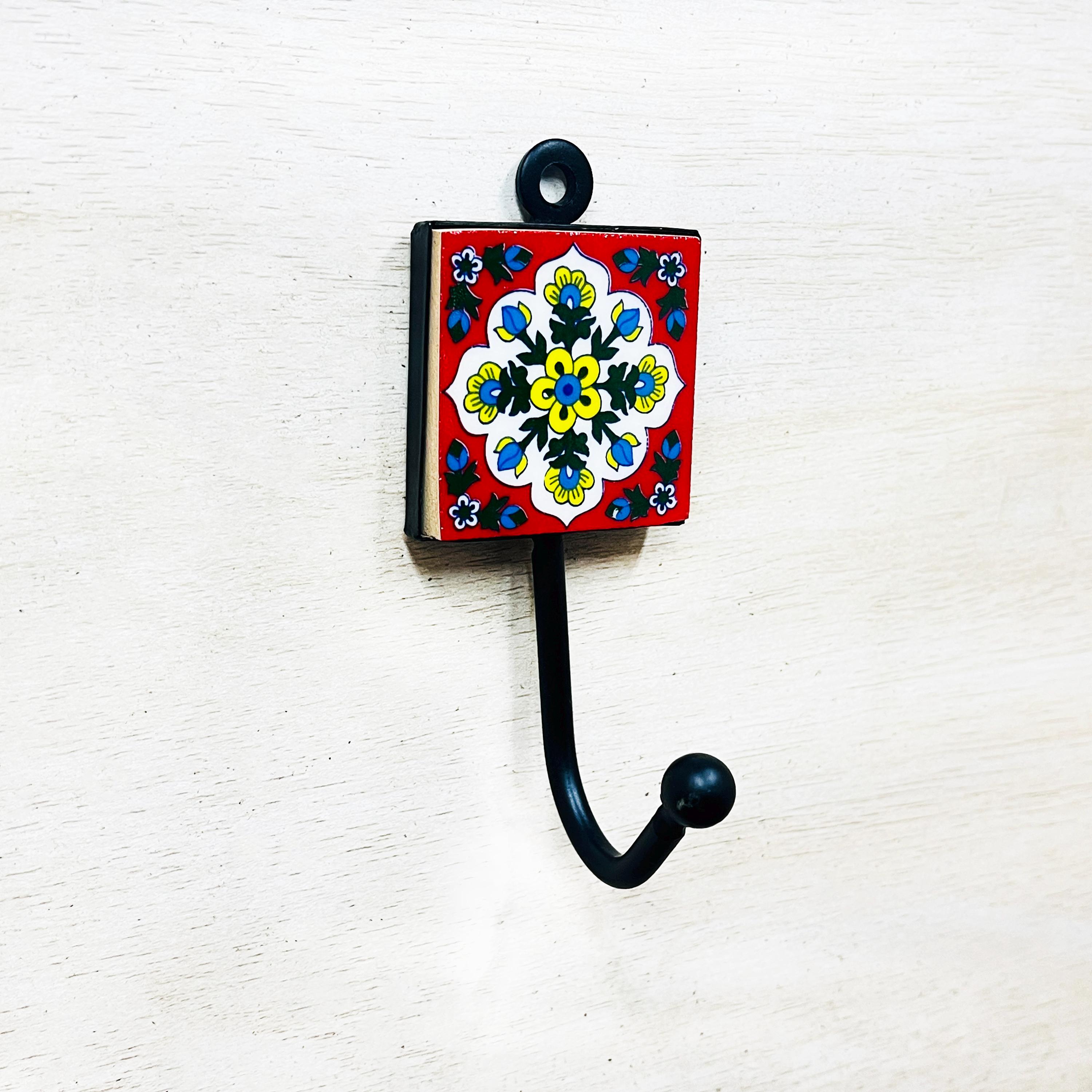 手描きの赤い陶器の壁掛けフック - セラミックタイルフック4個セット