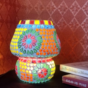 Handgjord indisk lampa, flerfärgad mosaikglas skrivbordslampa
