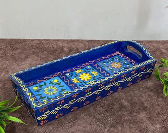 Bandeja de madera azul artesanal: Bandeja de cerámica con motivos florales de Rajastán