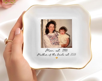 Photo Gifts for Mom Wedding Day, Custom Photo Wedding Ring Dish, Mother Of The Bride Jewelry Dish, Custom Jewelry Tray for Mom, MOB Gifts