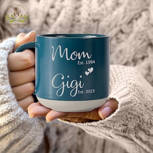 Personalized Grandma Mug Engraved Mug, New Grandma Mug Est 2025 Gift, Future Gigi Pregnancy Announcement,  First Time Nana Mimi Cup Gifts