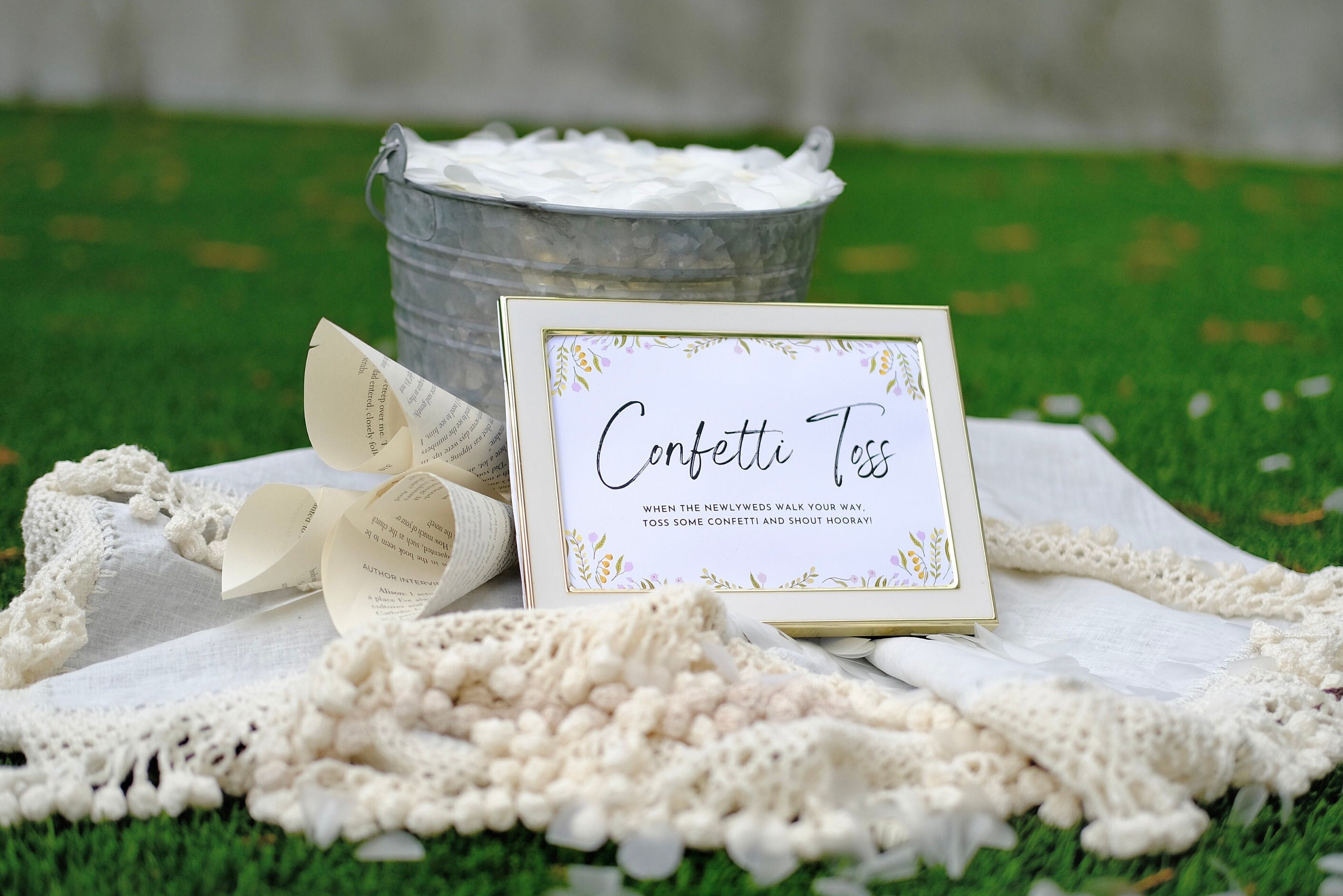 Rice Paper Confetti Biodegradable Water Soluble Confetti Etsy Canada