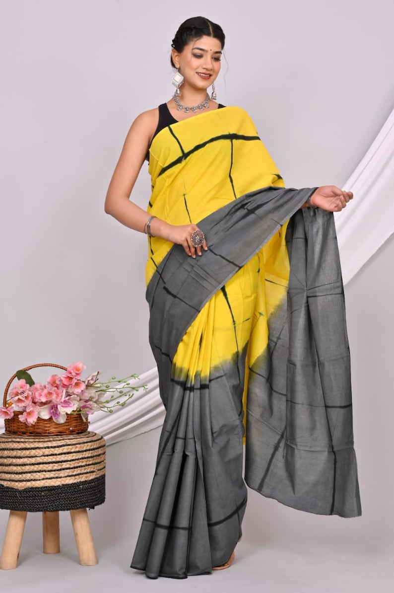 Indische Frauen tragen Handblock Bagru Print Baumwolle Saree / Sari Baumwolle Saree mit Bluse Gedruckte Saree Geschenke für Mütter Schwester und Liebe einmal Bild 9